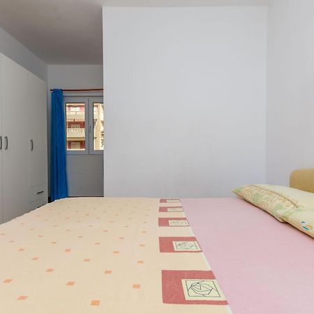 אומיס Apartments Kristina מראה חיצוני תמונה